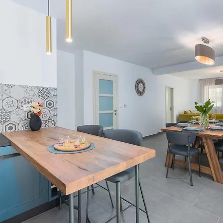Holiday home Hizina Veleniki